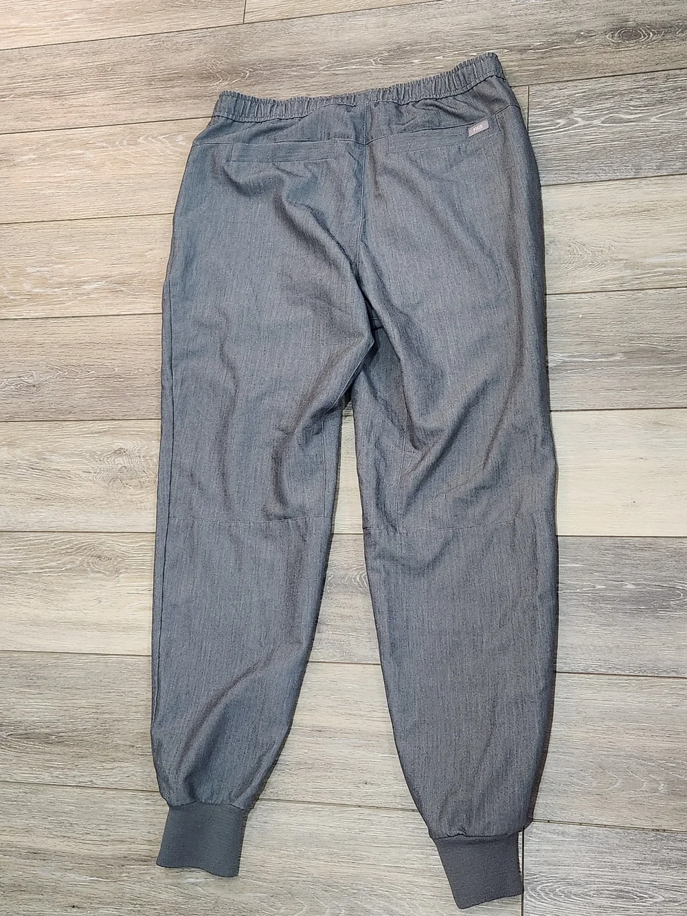 Figs Men's Gray Jogger Scrub Pants with Green Drawstring Size M